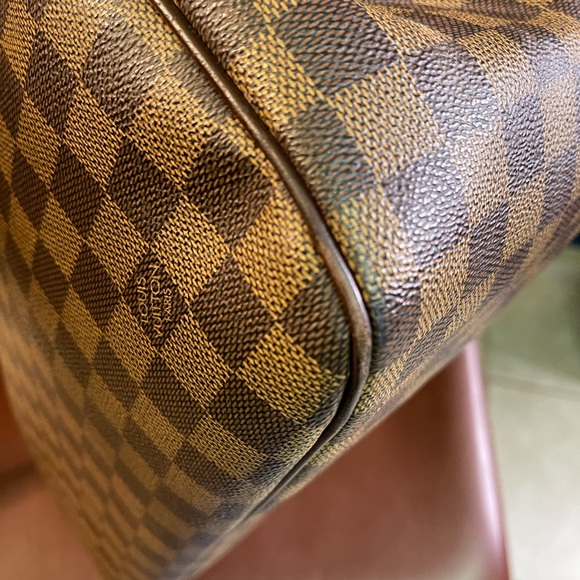 Authentic DE Louis Vuitton - Picture 11 of 16
